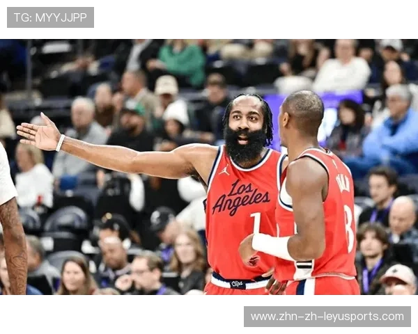 哈登突破造杀伤，快船进攻端节奏完美